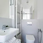 Luxury Beautiful Spacious In Perfect Location 아파트 *